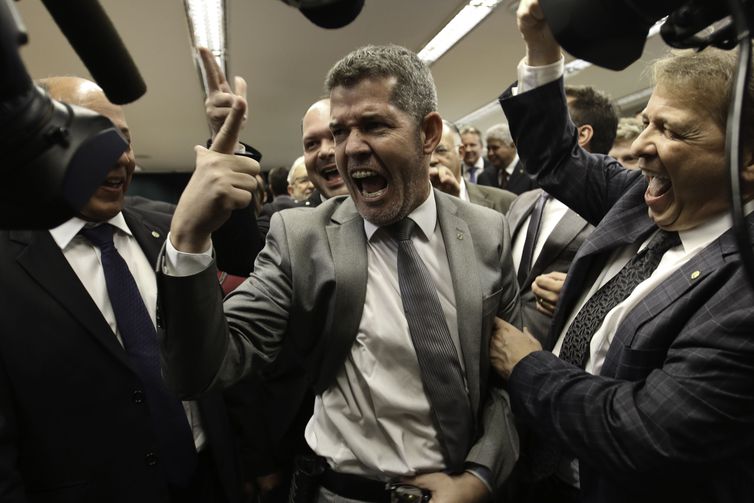 Houve bate-boca na Comissão de Constituição e Justiça (CCJ) da Câmara dos Deputados durante sessão para leitura do relatório da proposta da reforma da Previdência. - Fabio Rodrigues Pozzebom/Agência Brasil Houve bate-boca na Comissão de Constituição e Justiça (CCJ) da Câmara dos Deputados durante sessão para leitura do relatório da proposta da reforma da Previdência. - Fabio Rodrigues Pozzebom/Agência Brasil